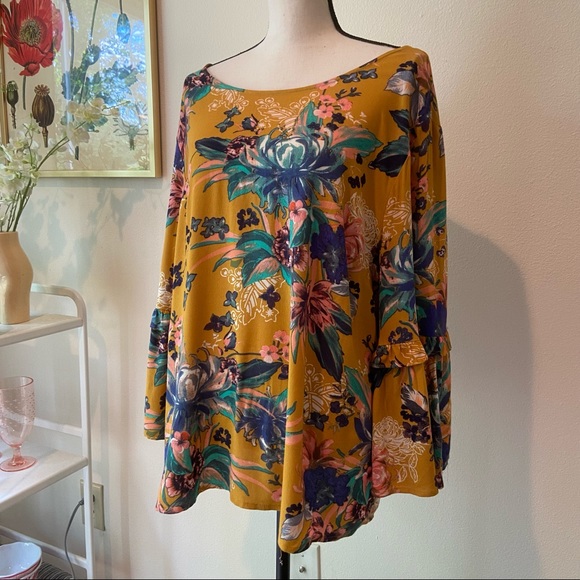 Gold Floral Bell Ruffle Sleeve Cross Back Top - Picture 3 of 6